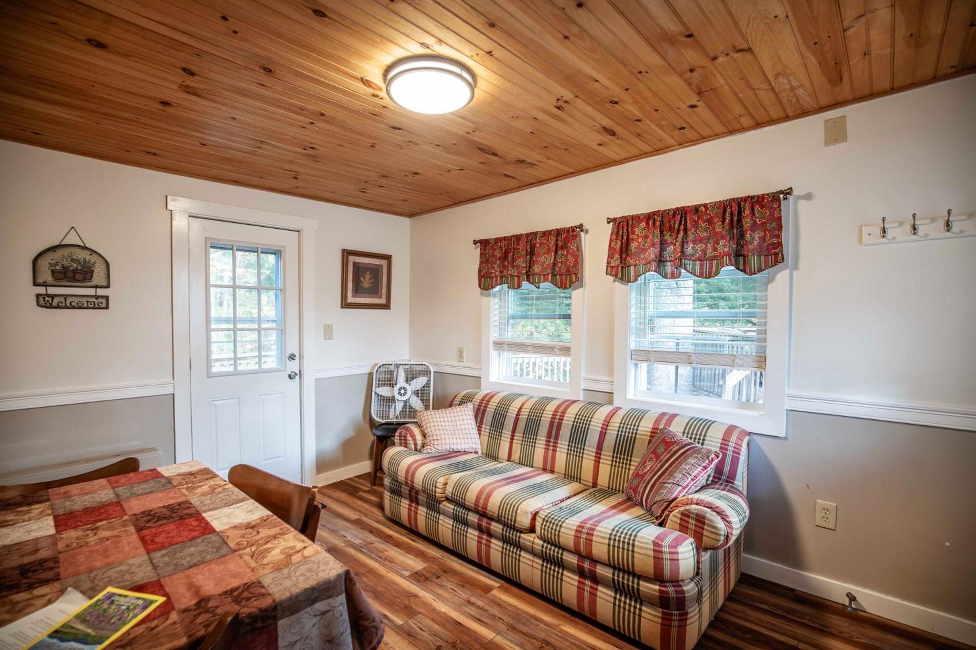 Pemi Cabins Lincoln Exterior photo